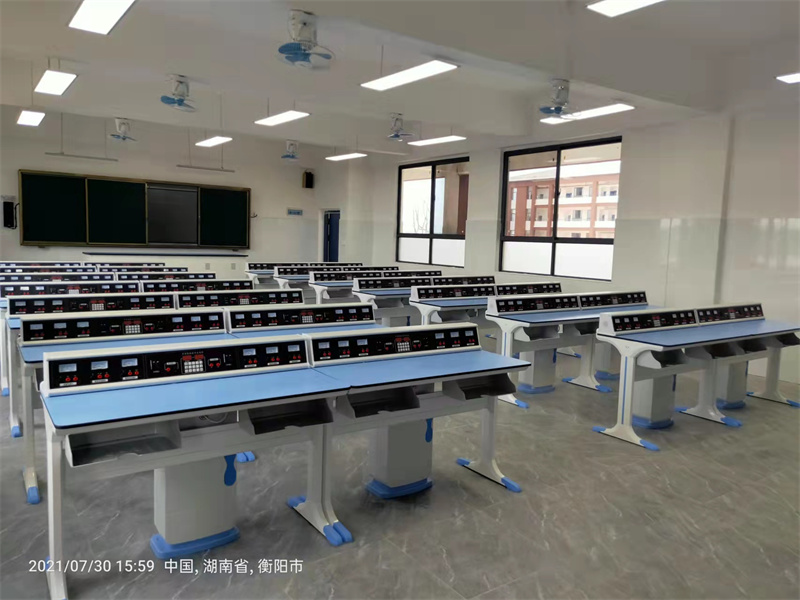 物理电学实验室